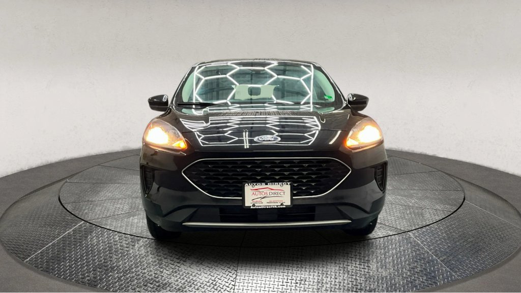 Used 2021 Ford Escape SE image 3