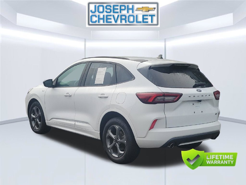 Used 2023 Ford Escape ST-Line w/ Equipment Group 301A FWD image 4