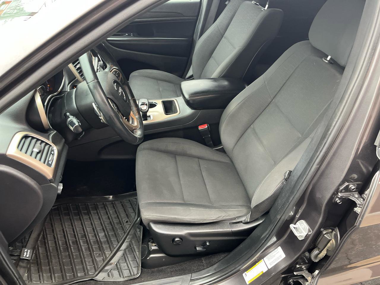 Used 2015 Jeep Grand Cherokee Laredo w/ Quick Order Package 23E image 21
