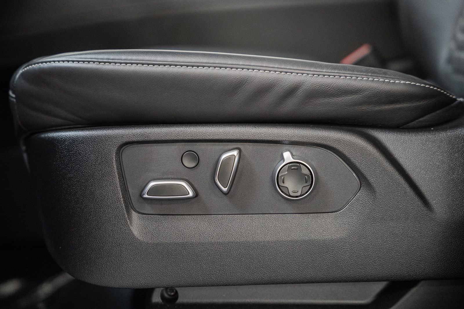 Used 2023 Cadillac Escalade V w/ LPO, Floor Liner Package image 50