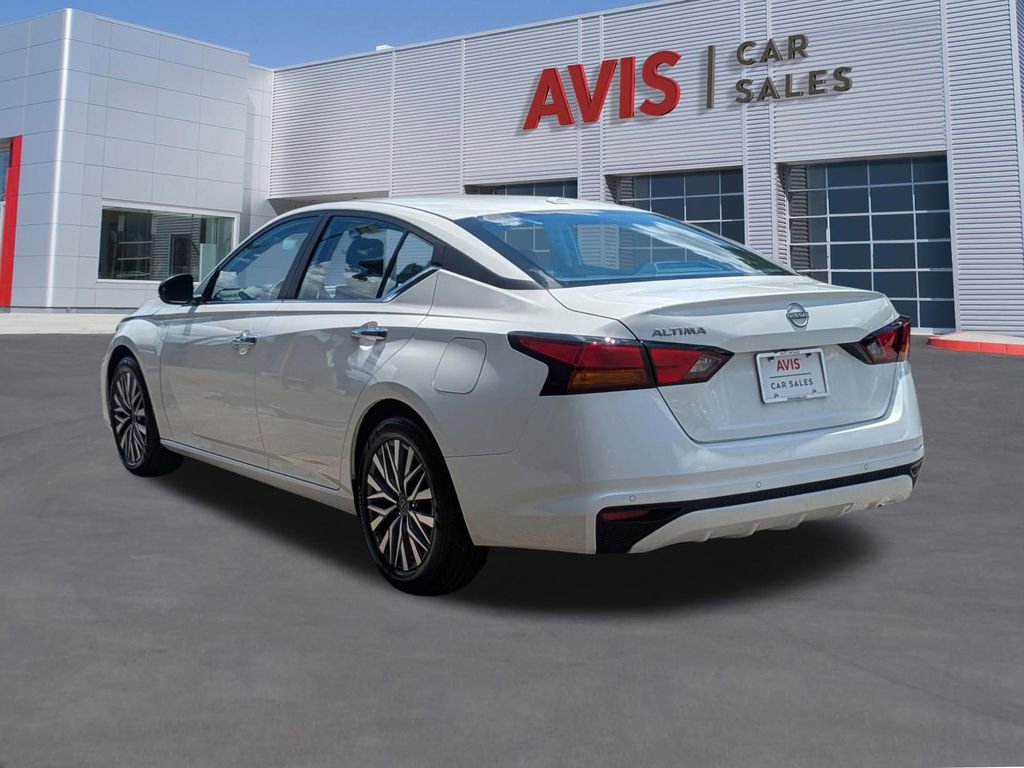 Used 2025 Nissan Altima 2.5 SV FWD image 9