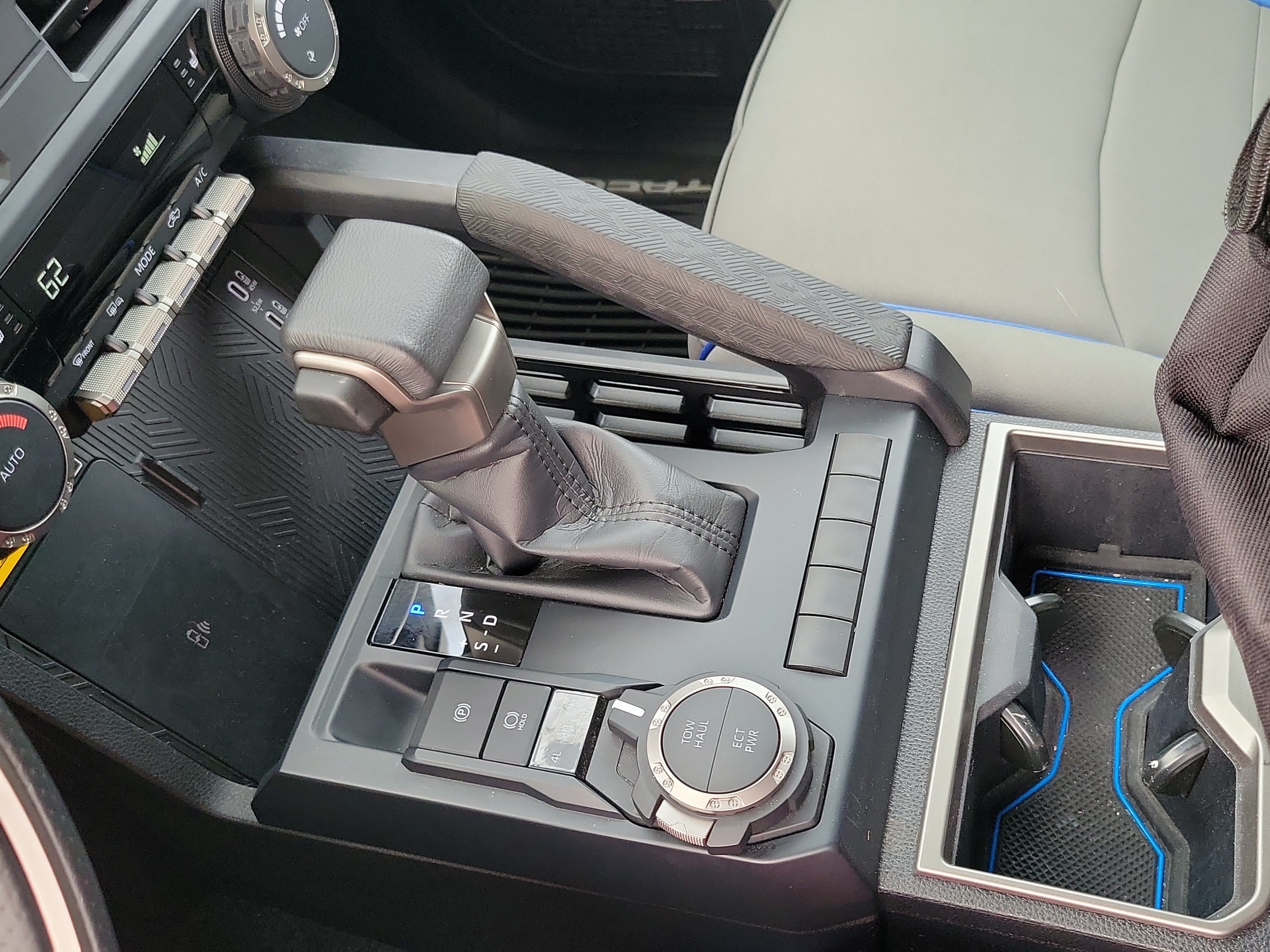 Used 2024 Toyota Tacoma SR5 AWD/4WD image 14