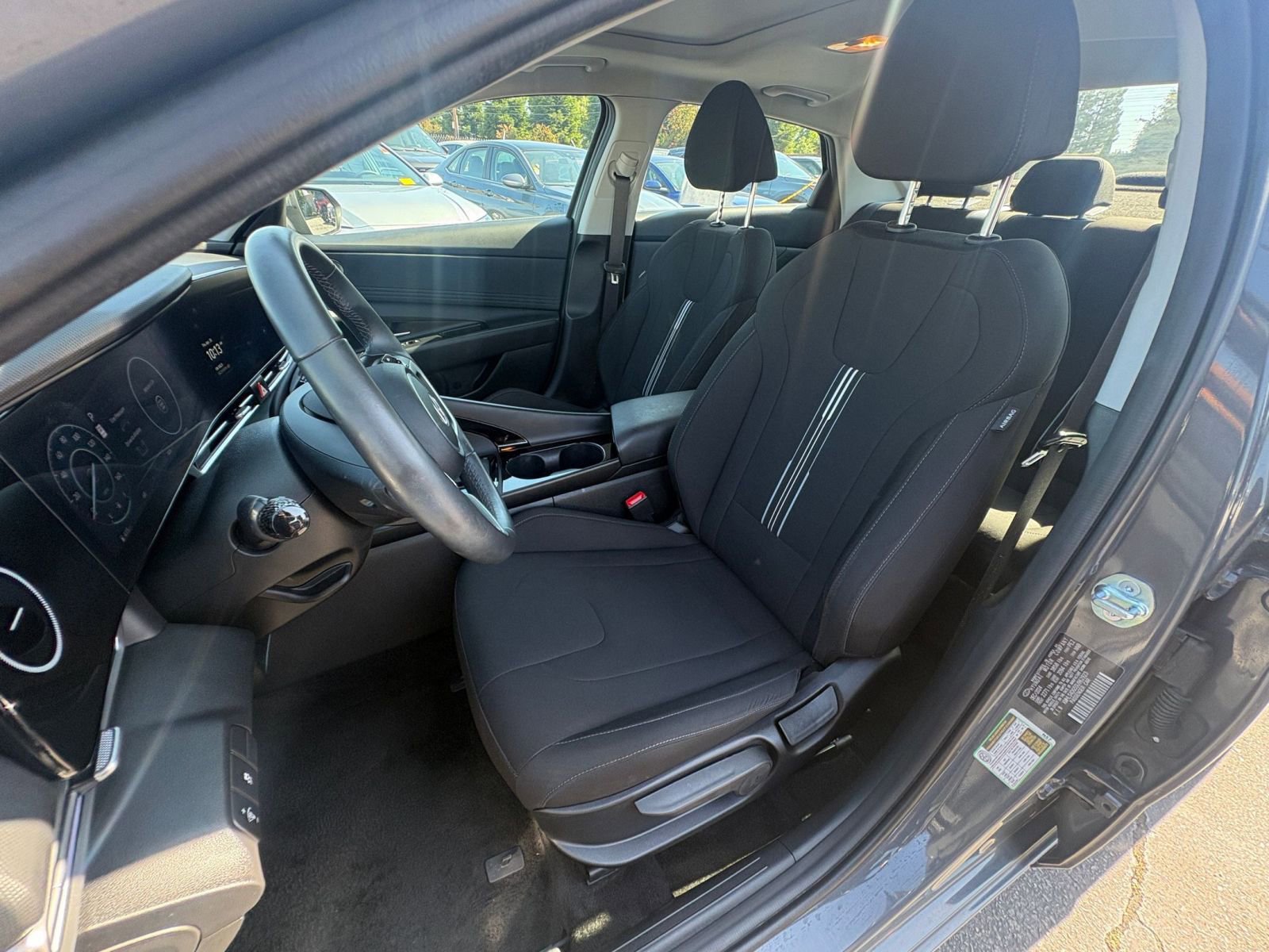 Used 2025 Hyundai Elantra SEL FWD image 37