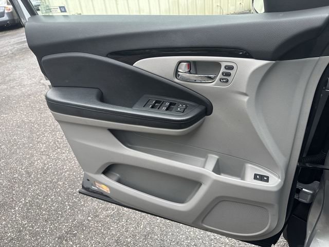 Used 2016 Honda Pilot Touring image 25