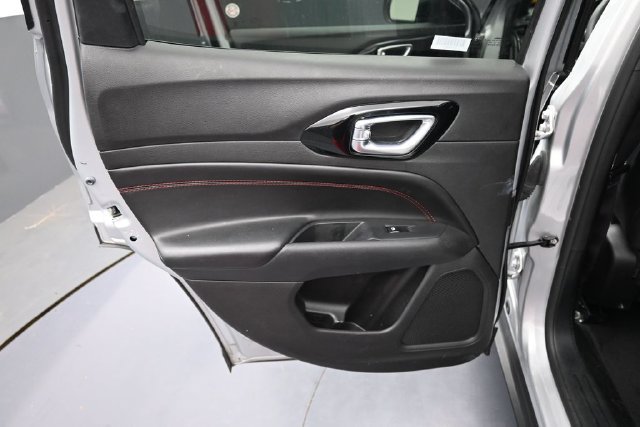Used 2025 Jeep Compass Trailhawk AWD/4WD image 23