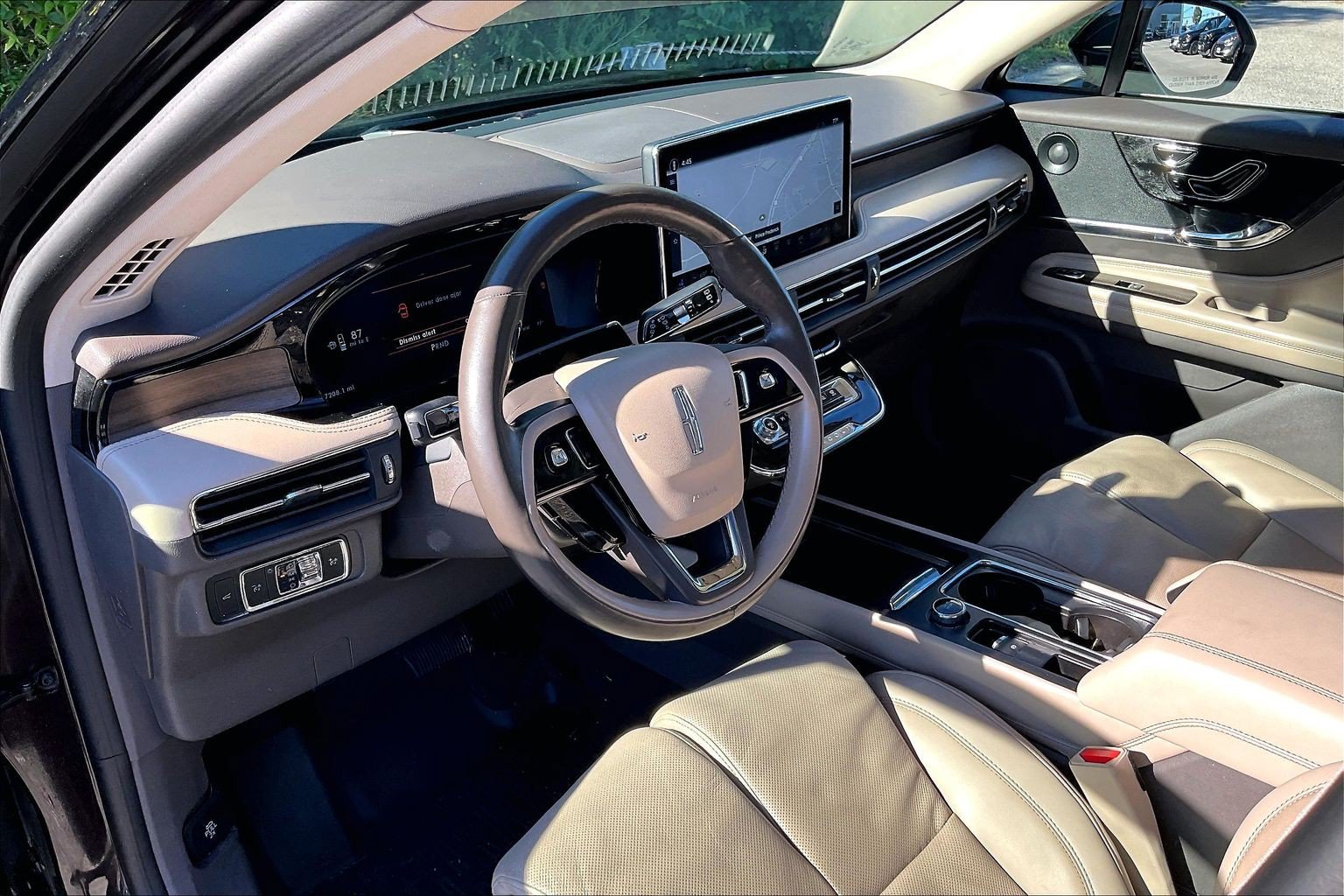 Used 2023 Lincoln Corsair Reserve w/ Equipment Group 202A AWD/4WD image 14