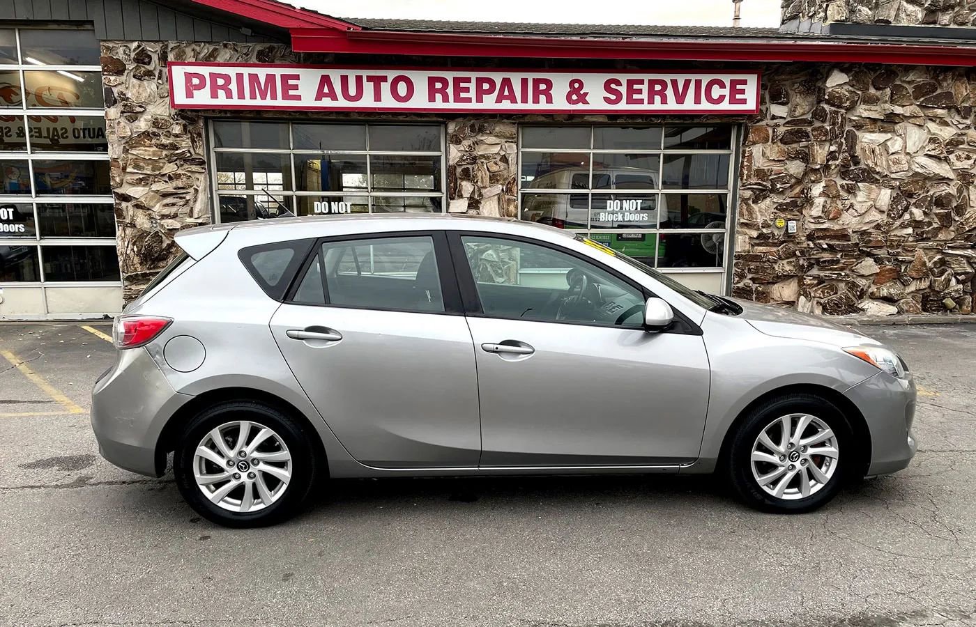 Used 2013 MAZDA MAZDA3 i Touring image 8