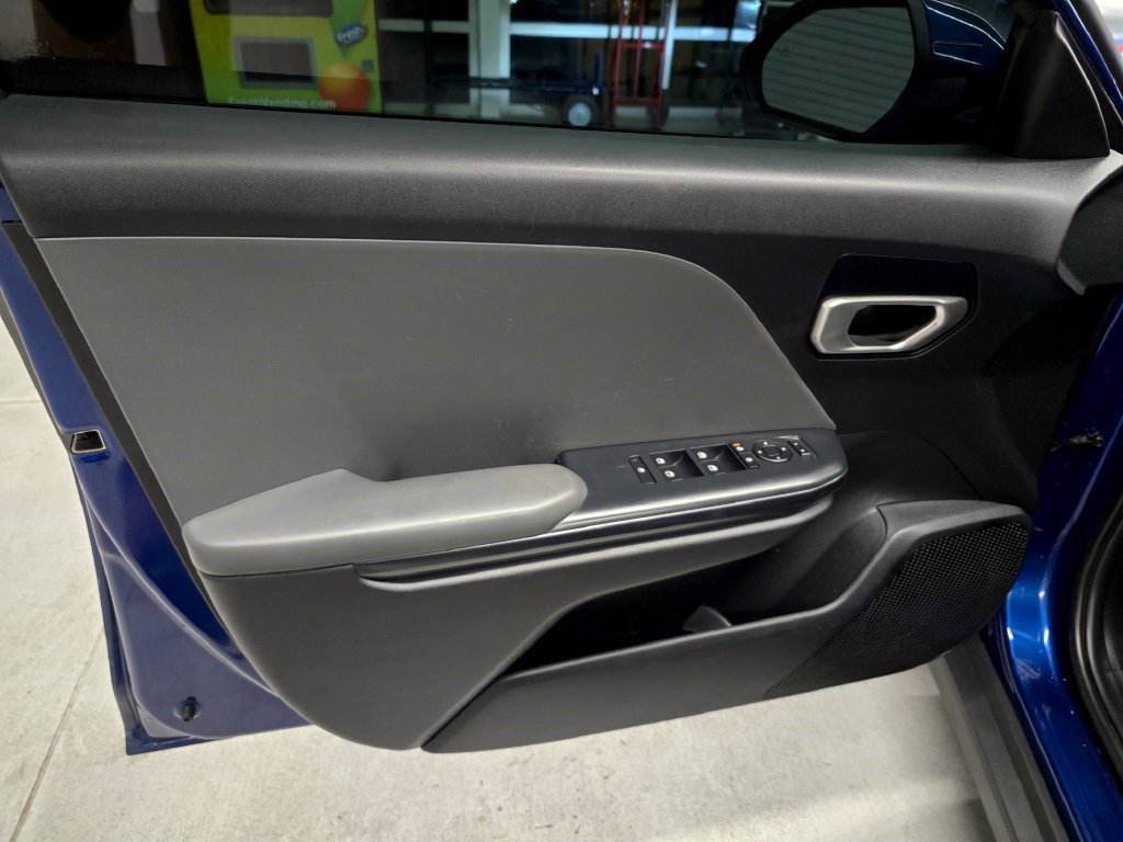 Used 2025 Kia K4 FWD image 12