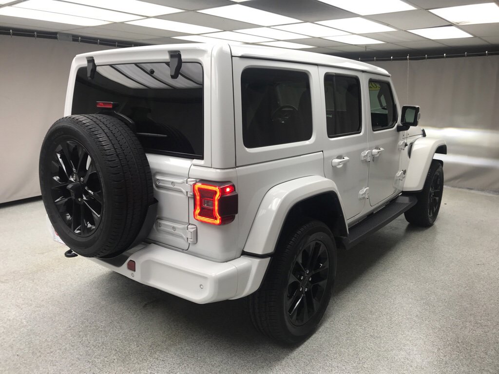 Used 2022 Jeep Wrangler Unlimited Sahara image 4