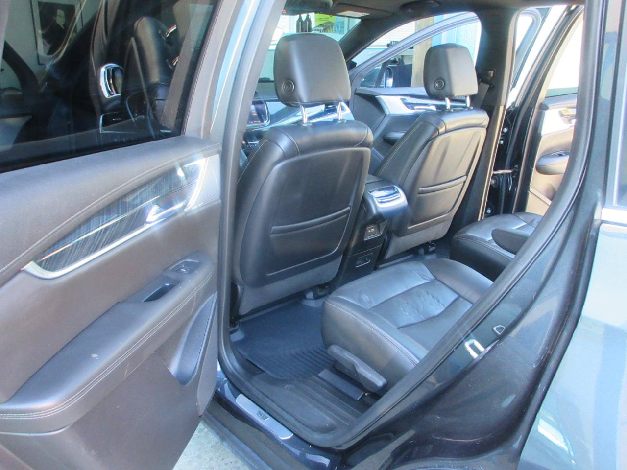 Used 2020 Cadillac XT6 Premium Luxury AWD/4WD image 40