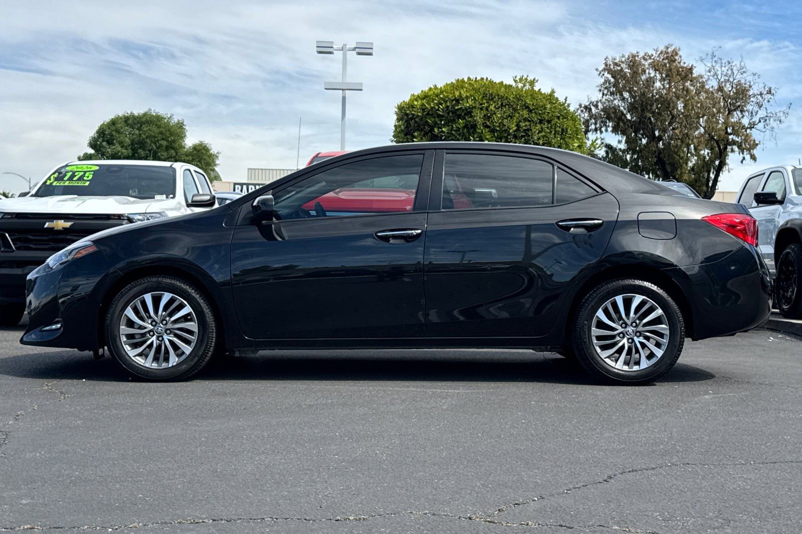Used 2018 Toyota Corolla XLE image 8