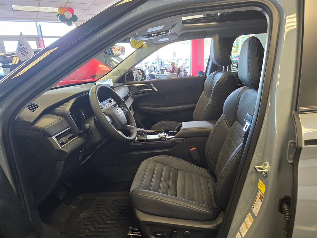 New 2026 Mitsubishi Outlander Trail Edition image 8