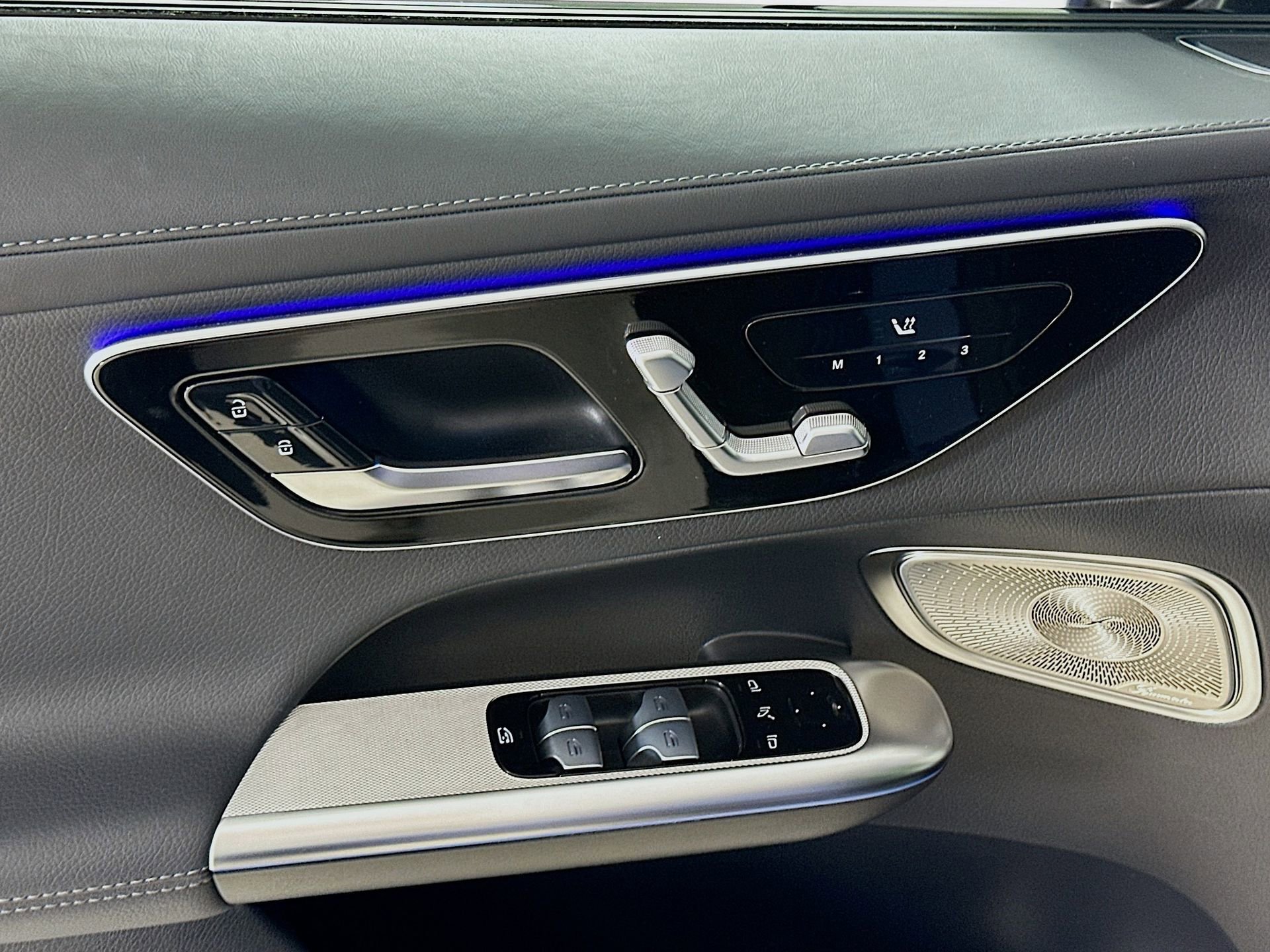 Used 2025 Mercedes-Benz GLC 300 4MATIC image 18