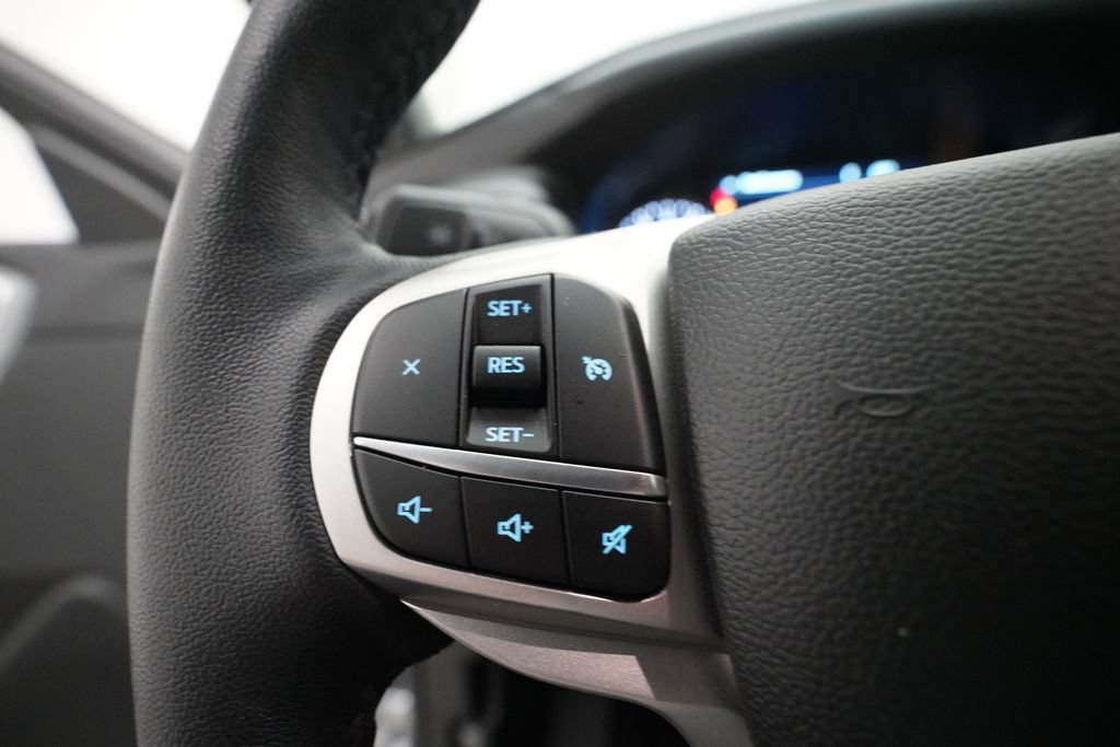 Used 2023 Ford Explorer XLT w/ Equipment Group 202A AWD/4WD image 19