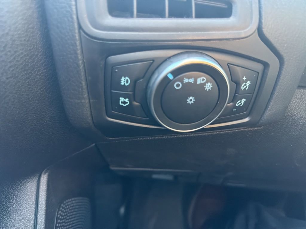 Used 2017 Ford Focus SEL w/ Cold Weather Package image 33