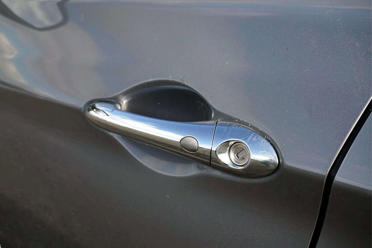 Used 2011 Hyundai Sonata SE w/ Navigation & Sunroof Pkg 4 FWD image 11