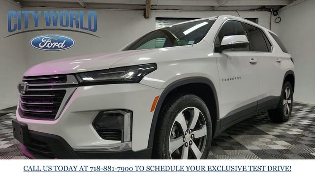 Used 2022 Chevrolet Traverse LT w/ LT Premium Package image 4