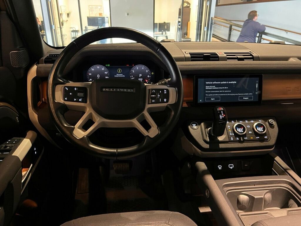 Used 2023 Land Rover Defender 110 X-Dynamic SE image 17