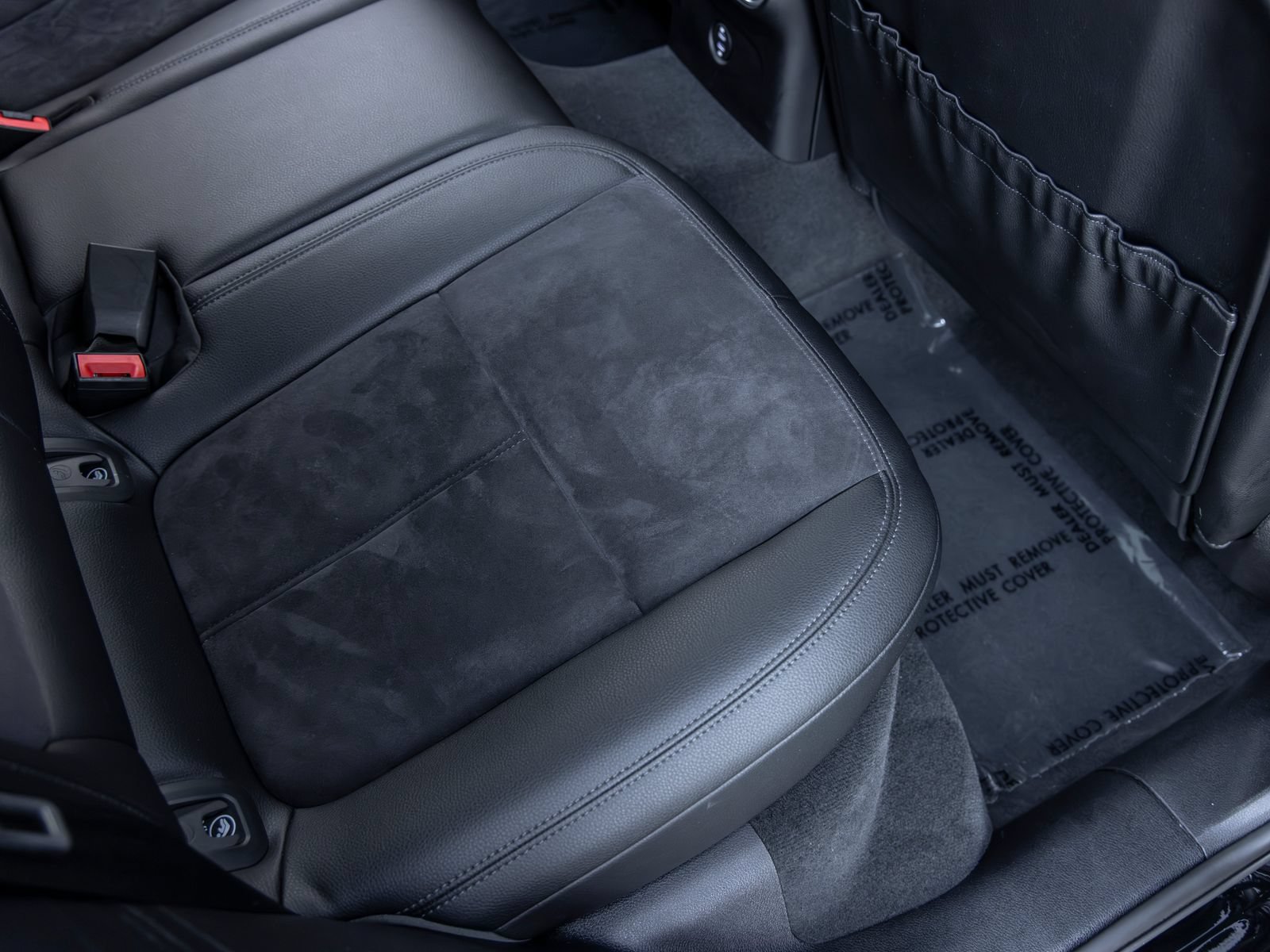 Certified 2021 Porsche Macan AWD/4WD image 49