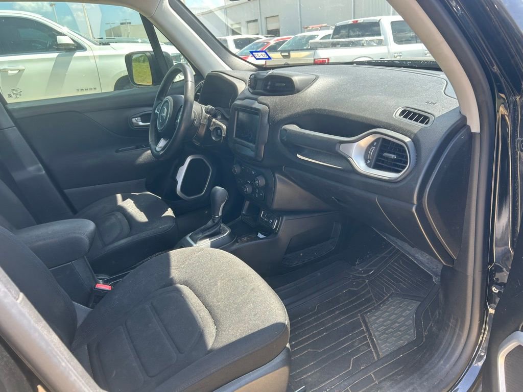 Used 2020 Jeep Renegade Latitude FWD image 13