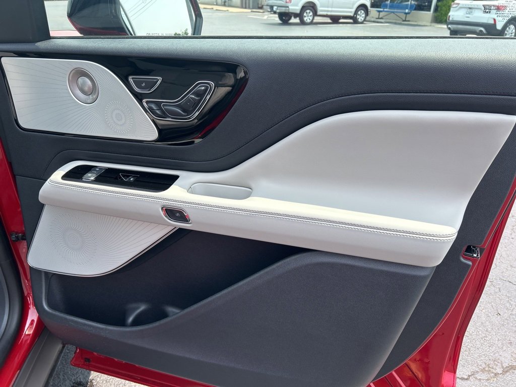 New 2025 Lincoln Aviator Reserve w/ Equipment Group 201A image 19