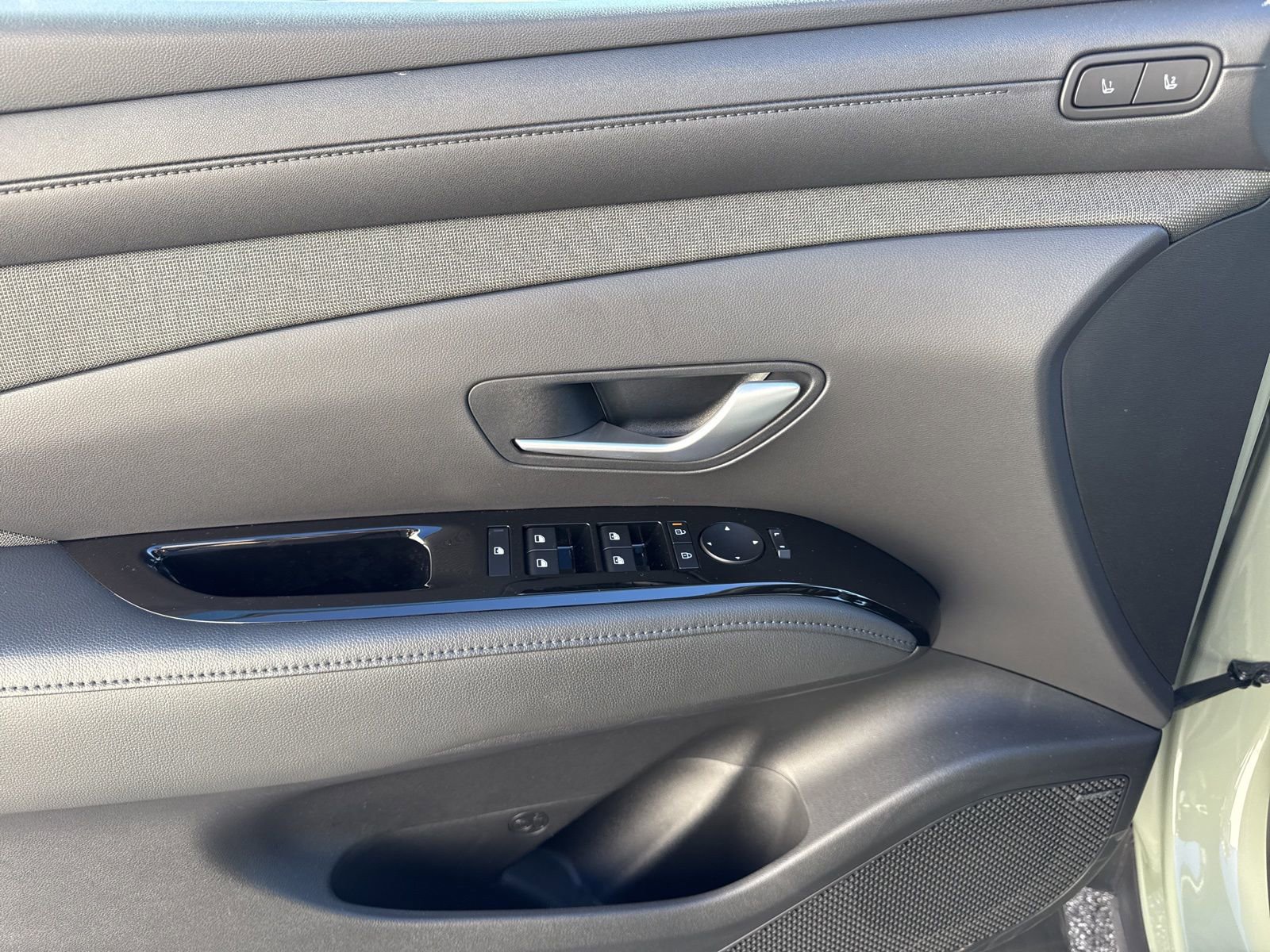 Used 2025 Hyundai Santa Cruz Limited image 19