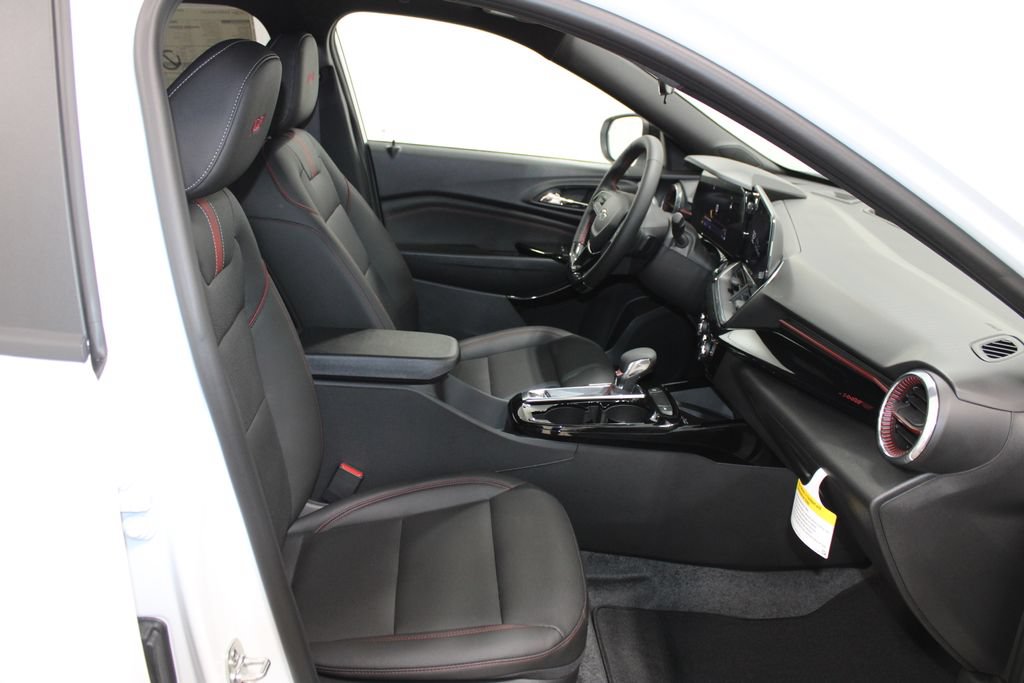New 2026 Chevrolet Trax RS w/ Sunroof Package FWD image 22