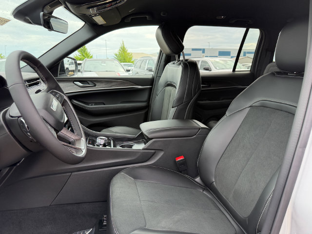 New 2026 Jeep Grand Cherokee Altitude AWD/4WD image 12