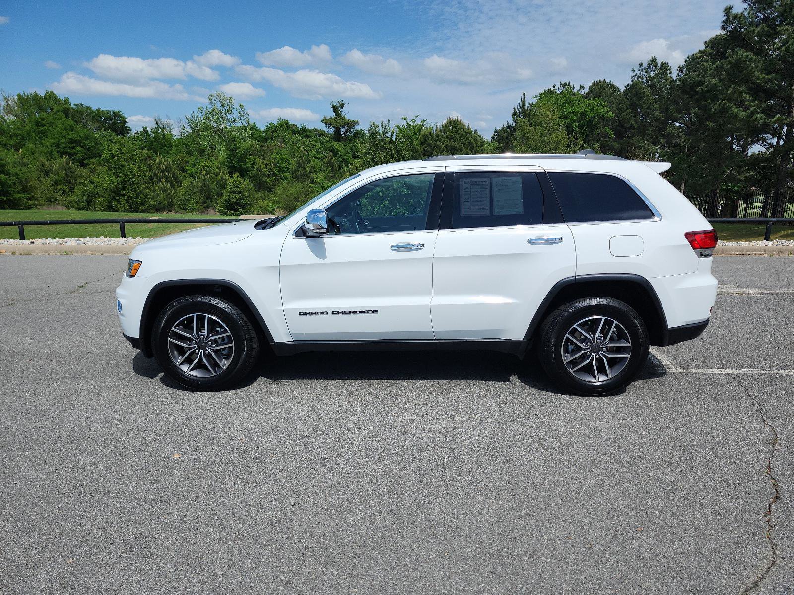 Used 2021 Jeep Grand Cherokee Limited AWD/4WD image 2