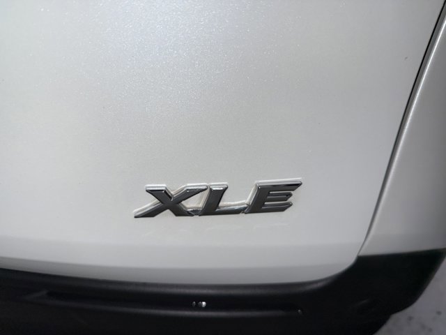 Used 2025 Toyota Sienna XLE w/ XLE Plus Package image 42