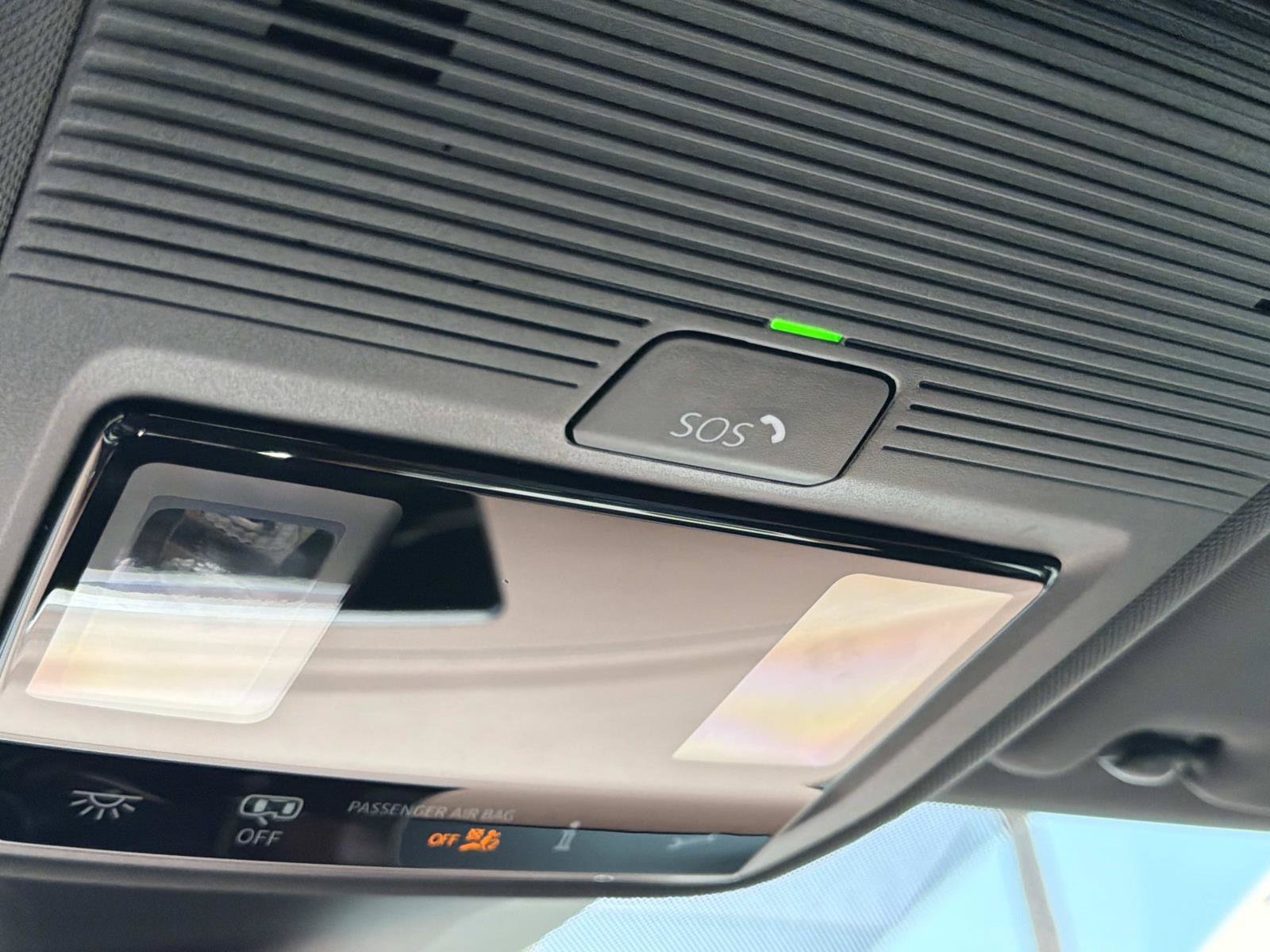Certified 2025 Volkswagen ID.4 Pro AWD/4WD image 29