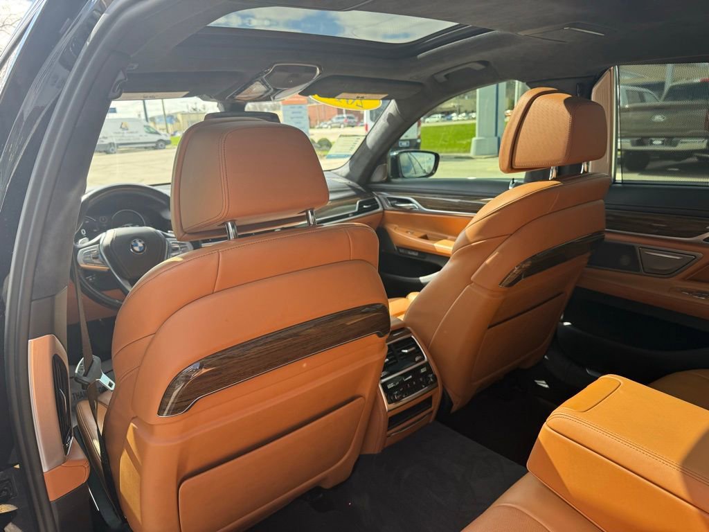 Used 2017 BMW 750i xDrive image 17