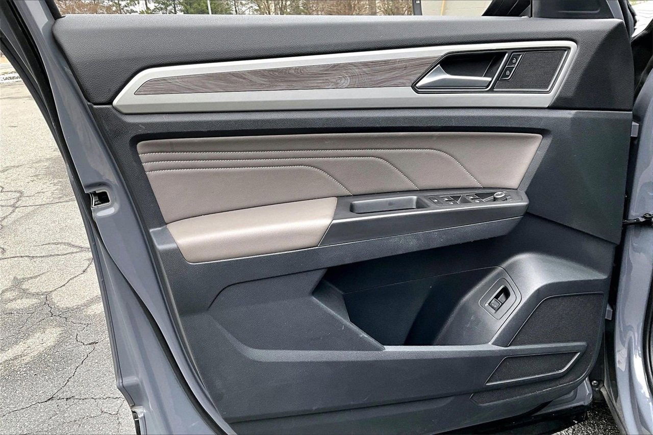 Used 2022 Volkswagen Atlas Cross Sport SE image 26