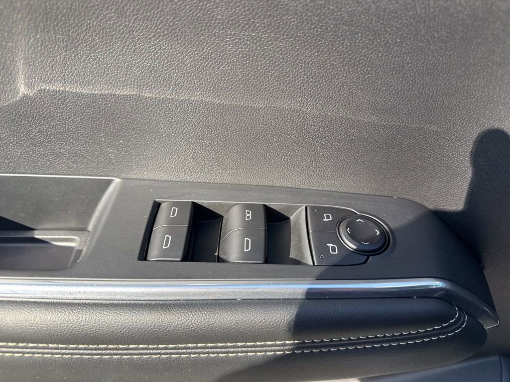 Used 2025 GMC Acadia Elevation FWD image 28