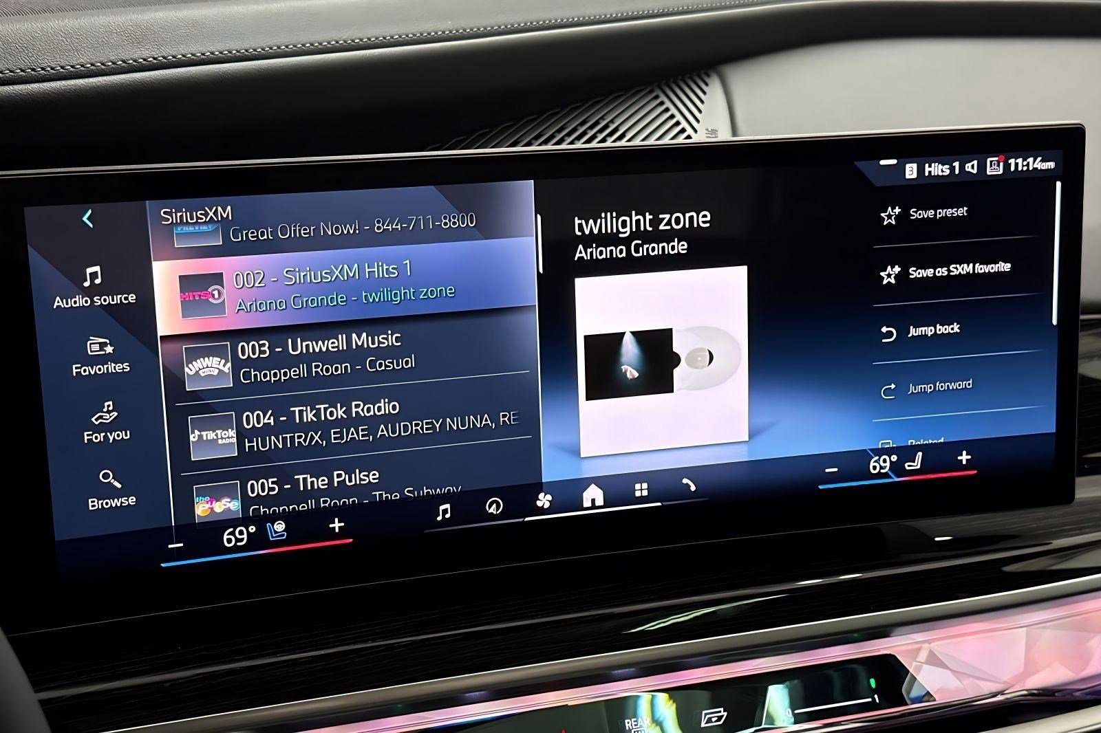 New 2026 BMW 750e xDrive image 23