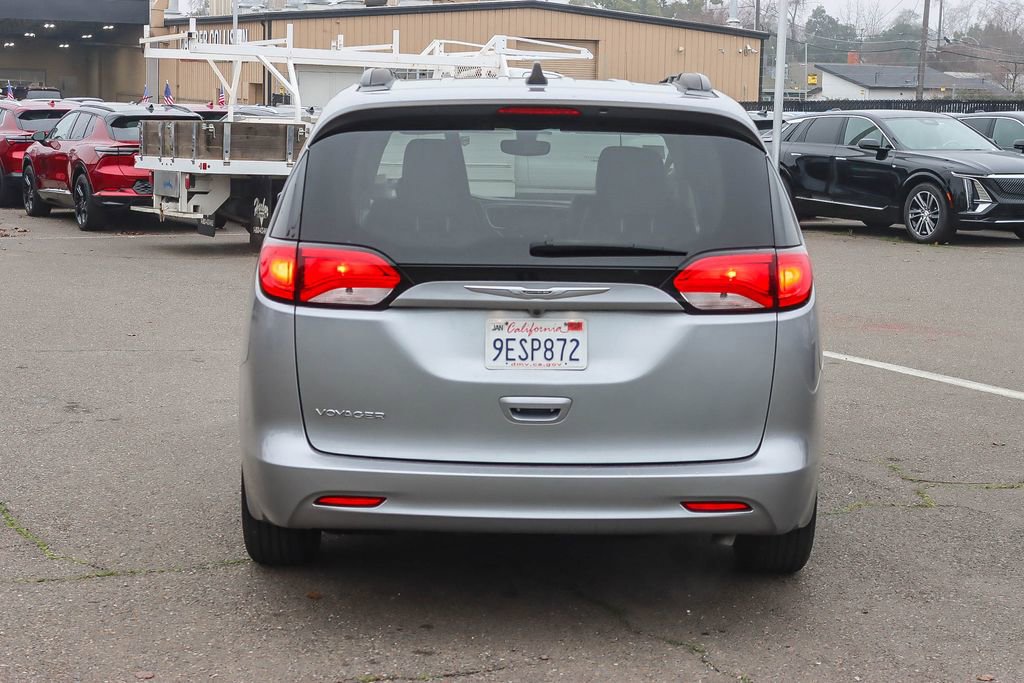 Used 2021 Chrysler Voyager Lxi image 3