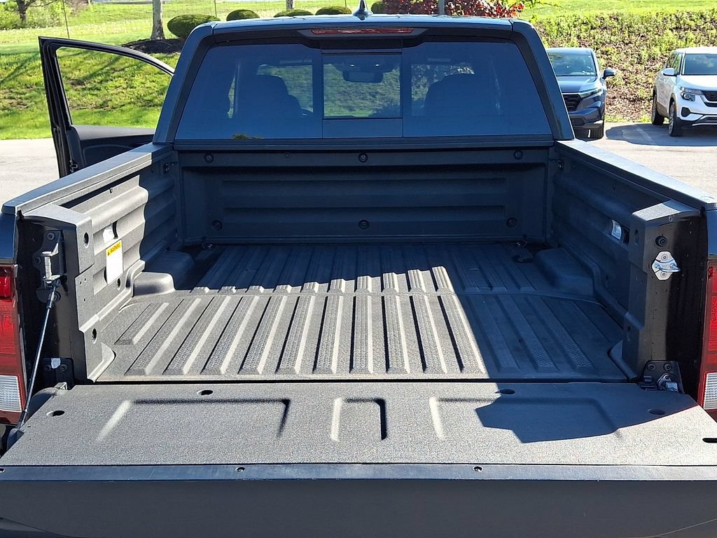 Used 2025 Honda Ridgeline Black Edition image 32