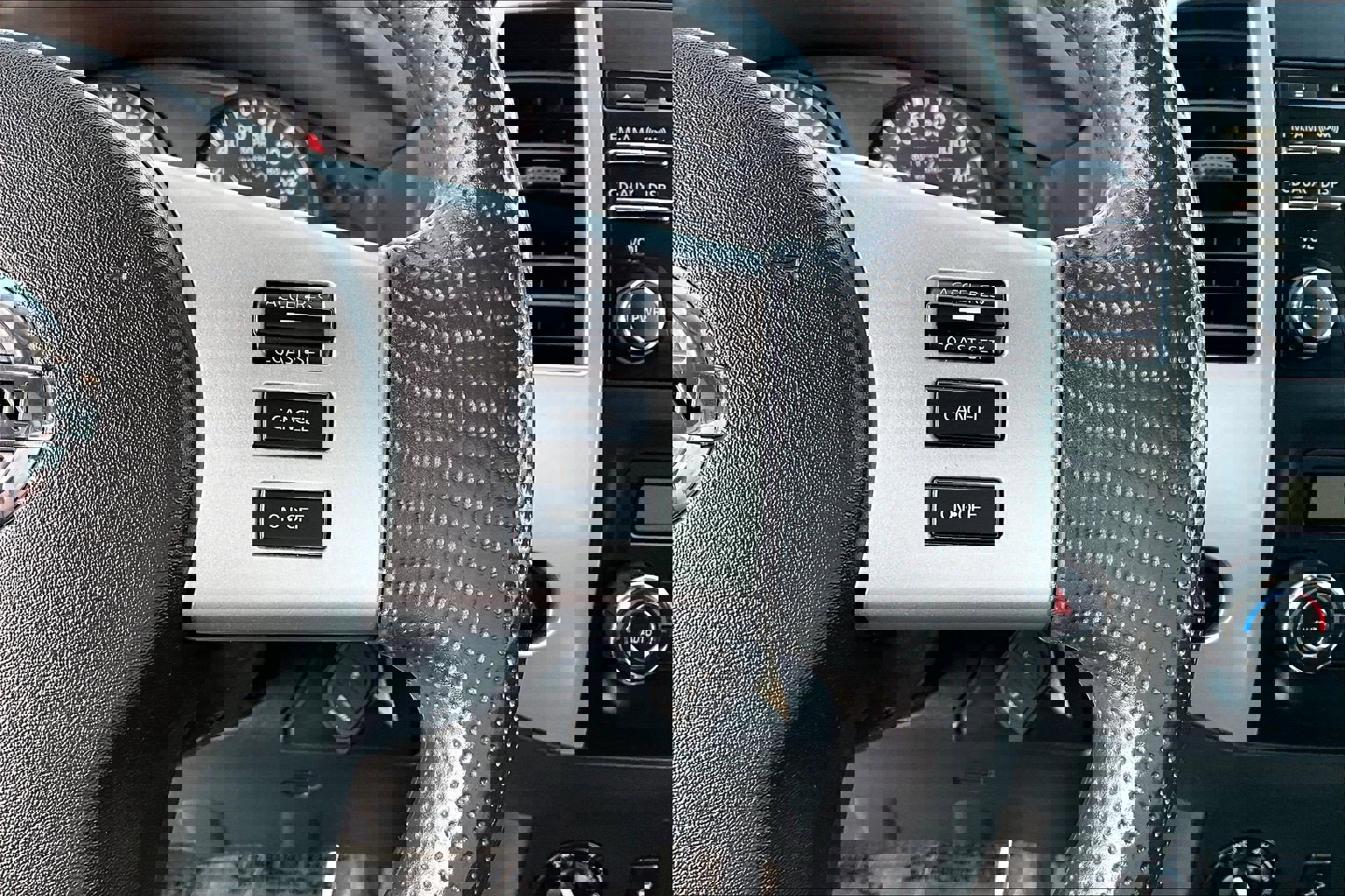 Used 2013 Nissan Frontier SV w/ SV Value Truck Pkg image 13