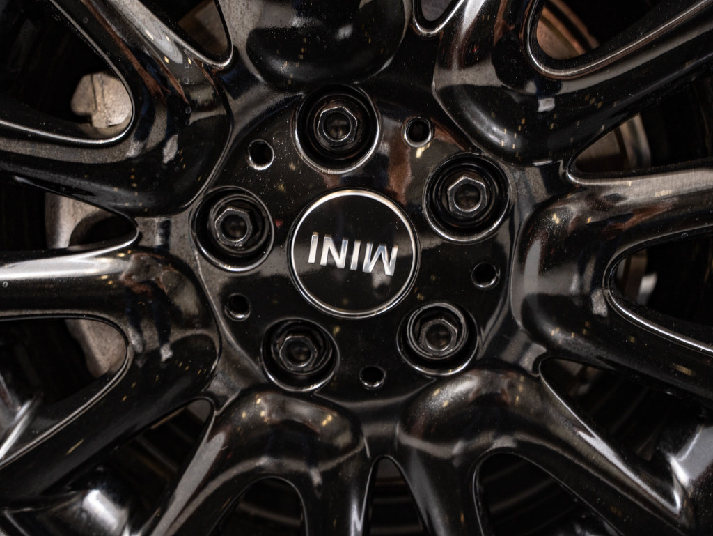 Used 2018 MINI Cooper 2-Door Hardtop FWD image 8