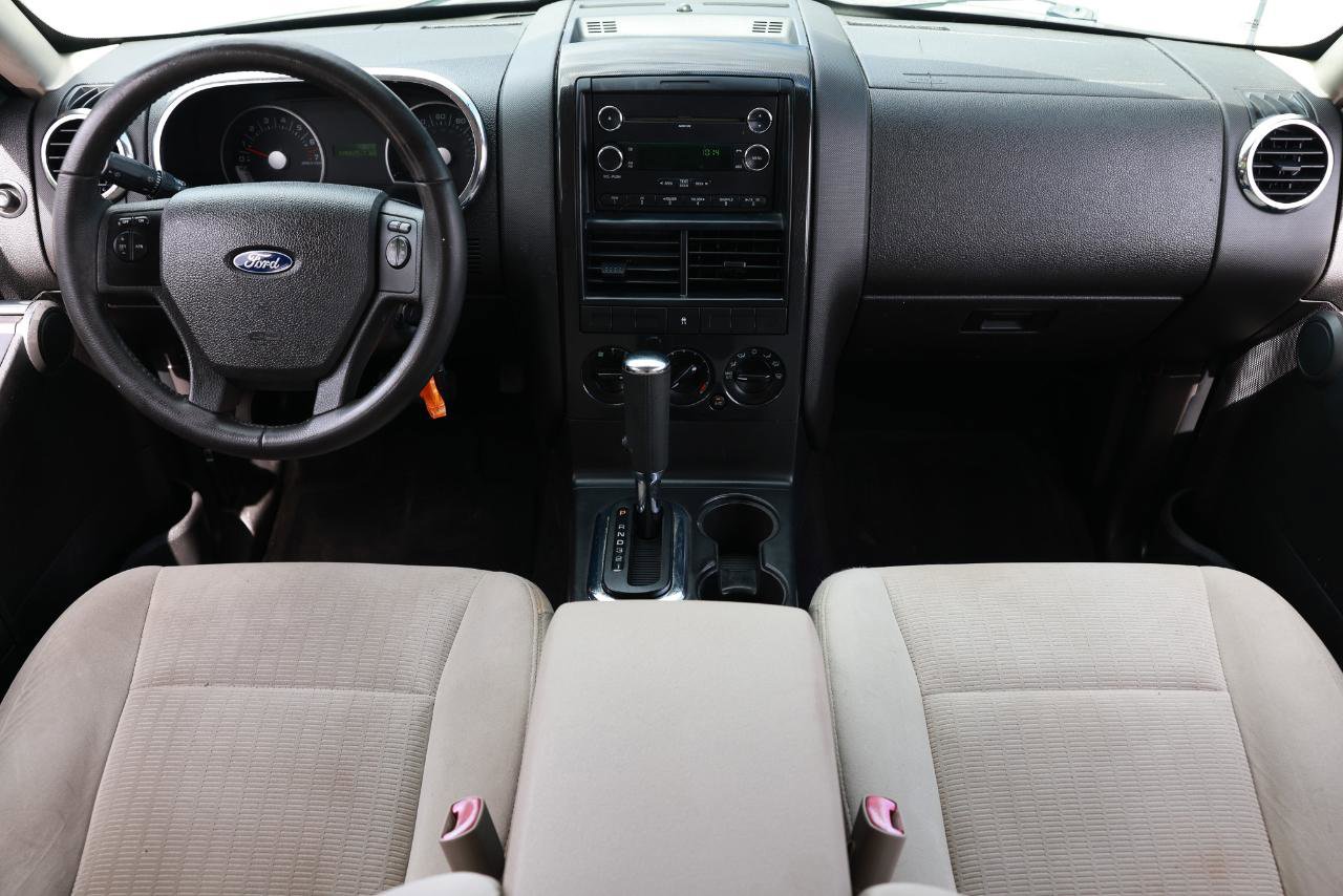 Used 2008 Ford Explorer XLT RWD image 2