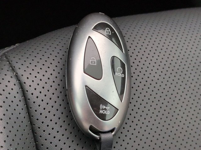 Certified 2024 Hyundai Kona Limited FWD image 30