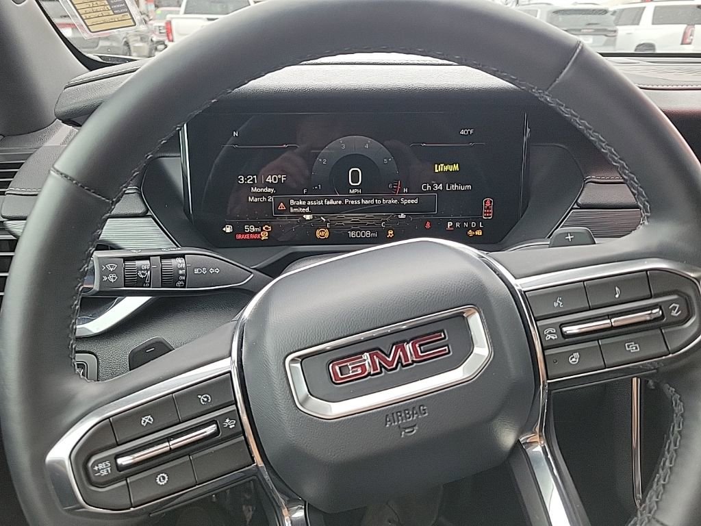 Used 2025 GMC Acadia Elevation image 9