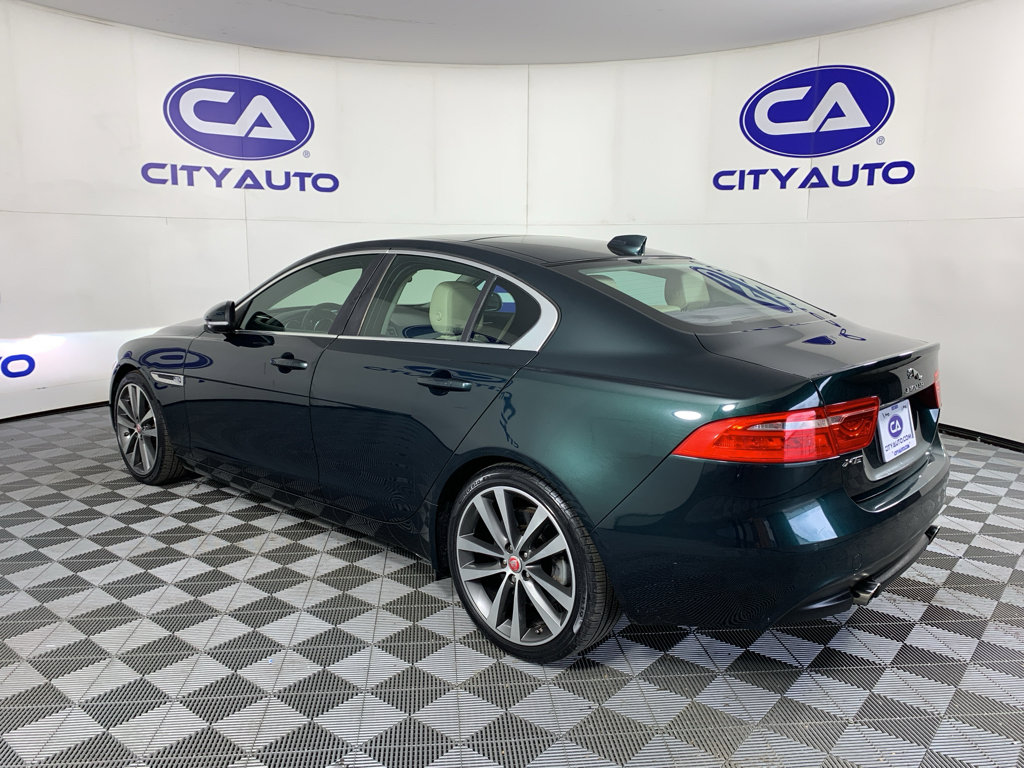 Used 2017 Jaguar XE Prestige image 5