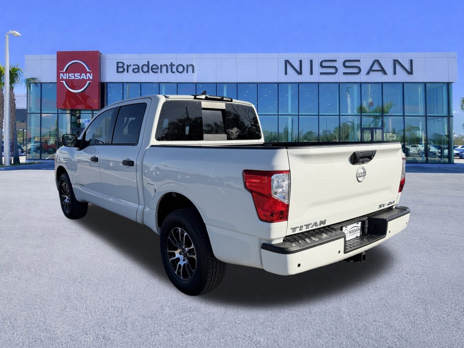 Certified 2024 Nissan Titan SV image 7
