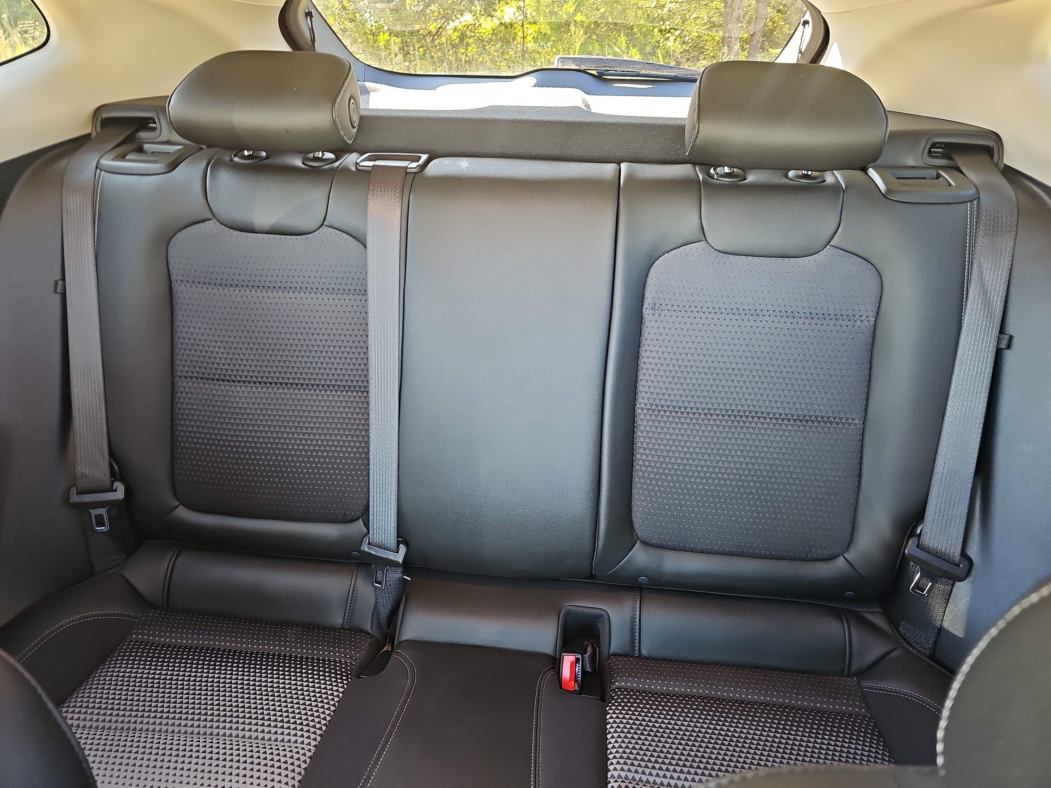Used 2024 Chevrolet Trax LT w/ Sunroof Package FWD image 15