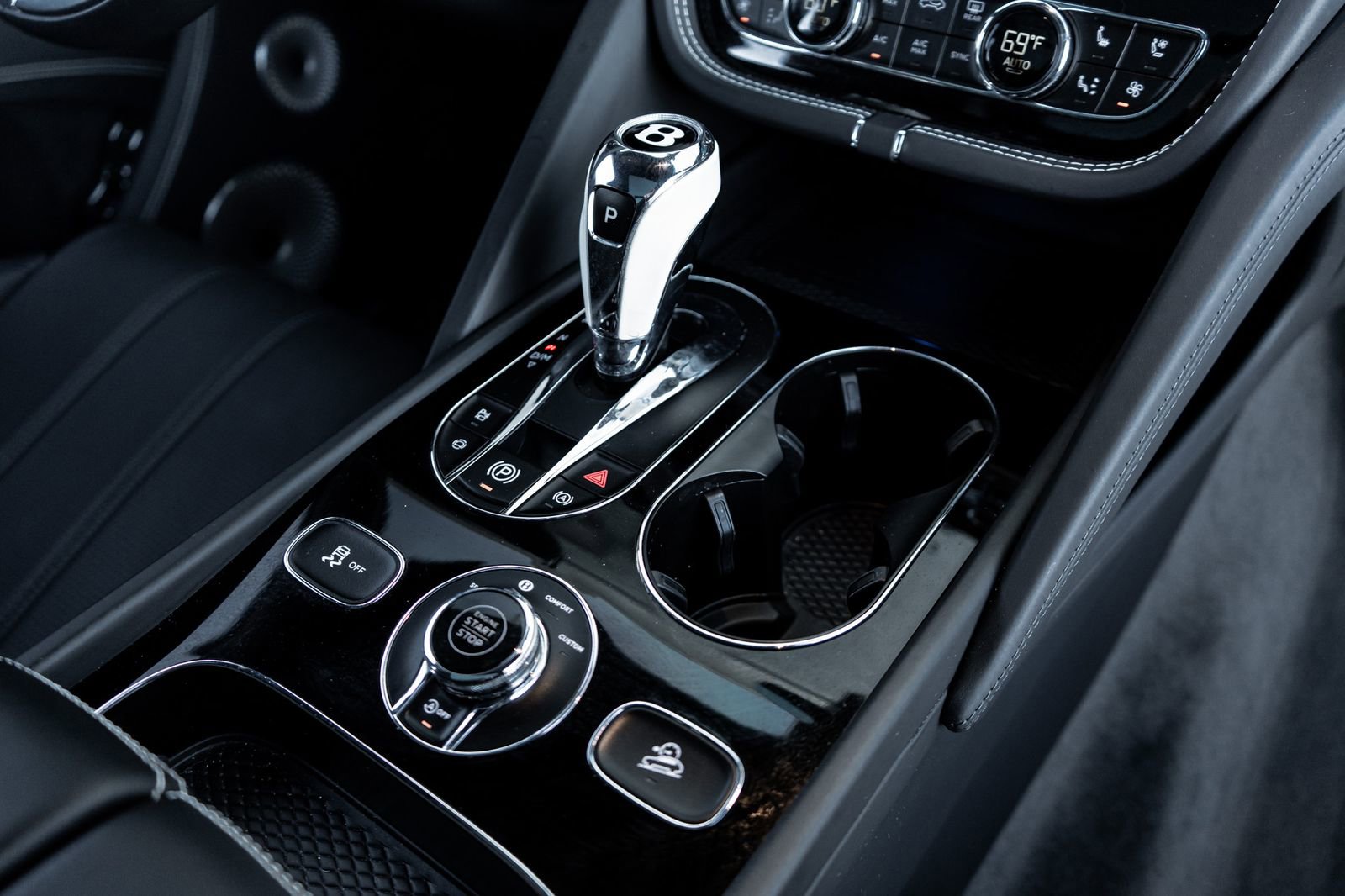 Used 2024 Bentley Bentayga Extended Wheelbase image 44