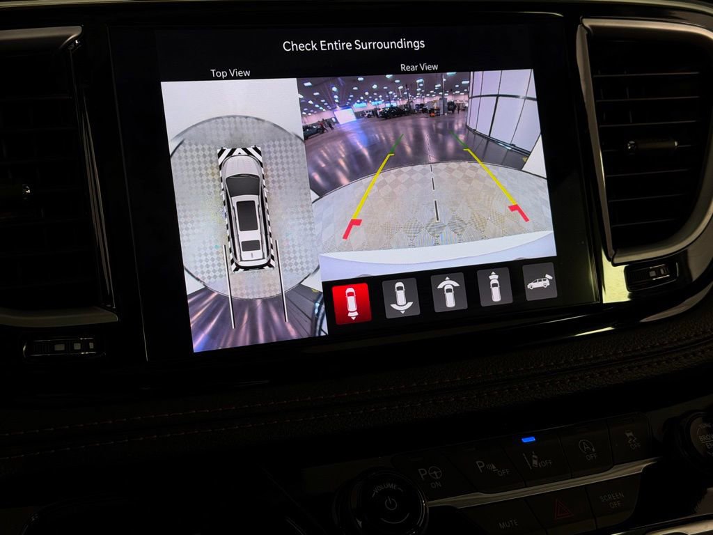 Used 2024 Chrysler Pacifica Pinnacle image 18