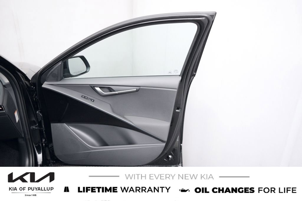 New 2026 Kia Niro LX FWD image 15