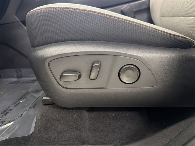 Certified 2025 Chevrolet Traverse LT image 24