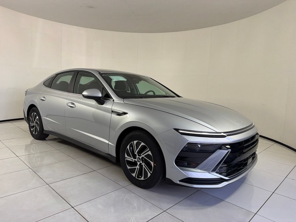 New 2026 Hyundai Sonata Blue FWD image 3
